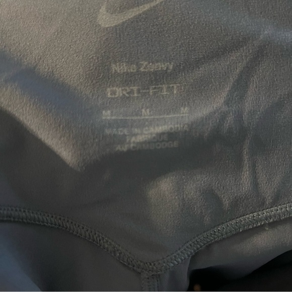 Nike Dri-FIT Zenvy Gentle Support High-Rise Cropped Leggings - Picture 9 of 9